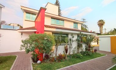 En Renta Casa En Condominio, Excelente Ubicación, Alberca y Jardín