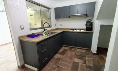 En Renta Casa En Condominio, Excelente Ubicación, Alberca y Jardín