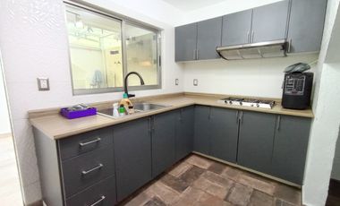 En Renta Casa En Condominio, Excelente Ubicación, Alberca y Jardín
