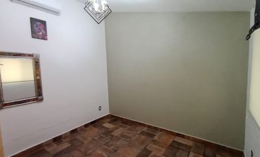 En Renta Casa En Condominio, Excelente Ubicación, Alberca y Jardín