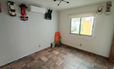 En Renta Casa En Condominio, Excelente Ubicación, Alberca y Jardín