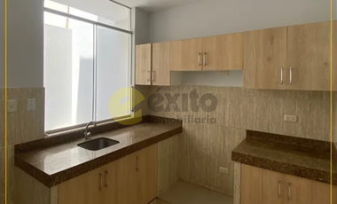 VENDO CASA DE TRES PISOS EN LA URB. LOS GERANIOS, PIURA