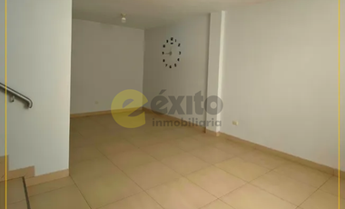 VENDO CASA DE TRES PISOS EN LA URB. LOS GERANIOS, PIURA