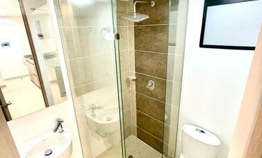 SE VENDE HERMOSO Y AMPLIO APARTAESTUDIO