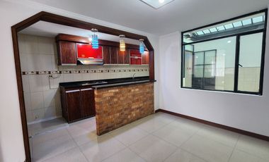 SE VENDE ESPECTACULAR CASA DE BARRIO EN MOSQUERA (CONDADO DEL DUQUE)