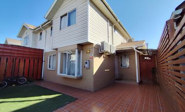 Cómoda Casa en Microbarrio (4D-3B-2E), Jardines de Santa María, Maipú.