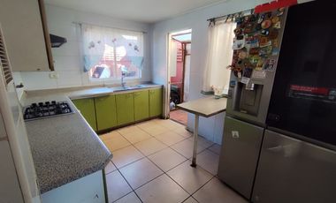 Cómoda Casa en Microbarrio (4D-3B-2E), Jardines de Santa María, Maipú.