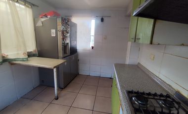 Cómoda Casa en Microbarrio (4D-3B-2E), Jardines de Santa María, Maipú.