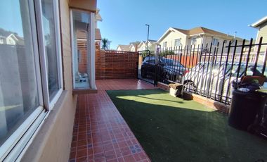 Cómoda Casa en Microbarrio (4D-3B-2E), Jardines de Santa María, Maipú.