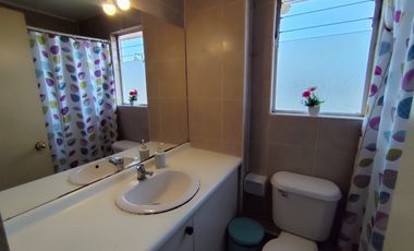 Cómoda Casa en Microbarrio (4D-3B-2E), Jardines de Santa María, Maipú.