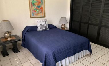 C111 Casa en Venta 3 recamaras piscina y amplio jardin frente a campo de golf en Ixtapa