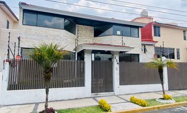 Residencia en Renta en San Carlos, Metepec Cerca de Galerías Metepec