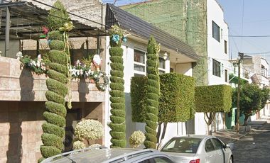 VENTA DE GRANDE CASA EN CALLE GAVIOTA, COL. AURORA, NEZAHUALCOYOTL, CDMX