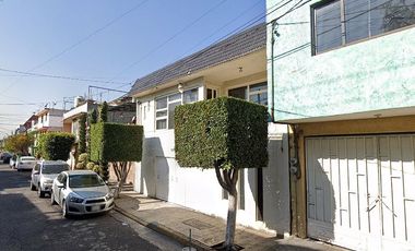 VENTA DE GRANDE CASA EN CALLE GAVIOTA, COL. AURORA, NEZAHUALCOYOTL, CDMX