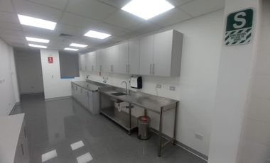 🏡 ¡Alquiler De Casa Ideal Para Uso Comercial En Ubicación Estratégica!📍 Urb. Las Casuarinas – San Vicente De Cañete
