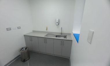 🏡 ¡Alquiler De Casa Ideal Para Uso Comercial En Ubicación Estratégica!📍 Urb. Las Casuarinas – San Vicente De Cañete