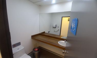 🏡 ¡Alquiler De Casa Ideal Para Uso Comercial En Ubicación Estratégica!📍 Urb. Las Casuarinas – San Vicente De Cañete