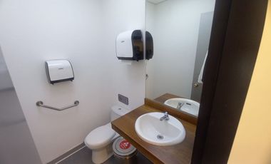 🏡 ¡Alquiler De Casa Ideal Para Uso Comercial En Ubicación Estratégica!📍 Urb. Las Casuarinas – San Vicente De Cañete