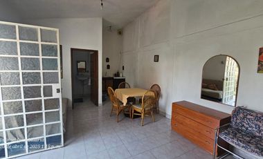 CASA TIPO HOSTAL EN COL. ANTONIO BARONA, CUERNAVACA MORELOS.