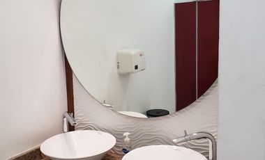 OFICINA GRANDE EN LA PAZ - RENTA $11,000.00 CON MANTENIMIENTO INCLUIDO NEGOCIABLE .