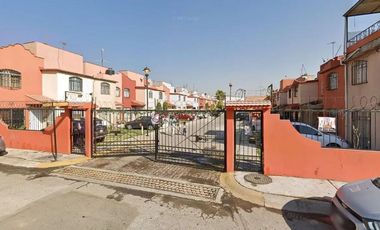 VENTA DE CASA GRANDE EN CALLE RETORNO BEZARES, CUAUTITLAN, CDMX