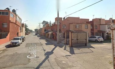 VENTA DE CASA GRANDE EN CALLE RETORNO BEZARES, CUAUTITLAN, CDMX
