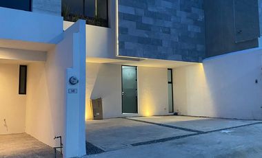 CASA EN VENTA EN FORJA REAL PRIVADA ALTOS HORNOS.