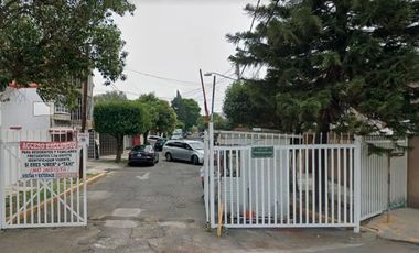 VENTA DE GRANDE CASA EN CALLE VIVEROS DEL RETIRO, TLALNEPANTLA, CDMX