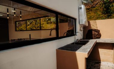 VENTA DE BONITA PROPIEDAD CON 340m2 - Chicán   | vía a Paute