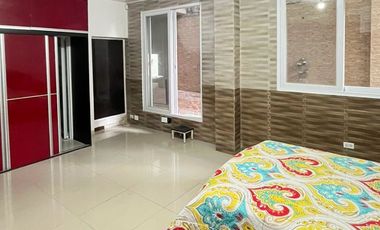 Casa en venta en la Urb. El Porton- Santo Domingo