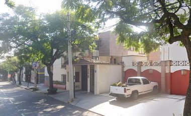 VENTA DE CASA GRANDE EN AV. MANUEL GUTIERREZ, ALVARO OBREGÓN, CDMX