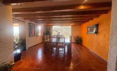 VENTA-HERMOSA CASA CON VISTA PANORÁMICA EN SAYAVEDRA, ATIZAPAN, EDO. MEX.