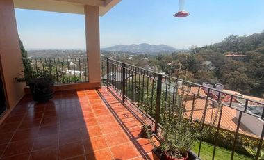 VENTA-HERMOSA CASA CON VISTA PANORÁMICA EN SAYAVEDRA, ATIZAPAN, EDO. MEX.