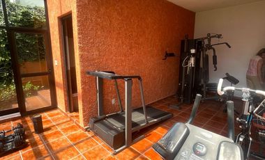 VENTA-HERMOSA CASA CON VISTA PANORÁMICA EN SAYAVEDRA, ATIZAPAN, EDO. MEX.