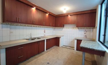 CASA DE VENTA EN CARAPUNGO 4 HABITACIONES QUITO - ECUADOR