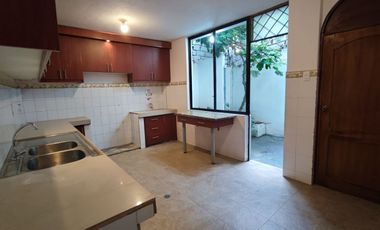CASA DE VENTA EN CARAPUNGO 4 HABITACIONES QUITO - ECUADOR