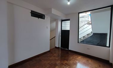 CASA DE VENTA EN CARAPUNGO 4 HABITACIONES QUITO - ECUADOR