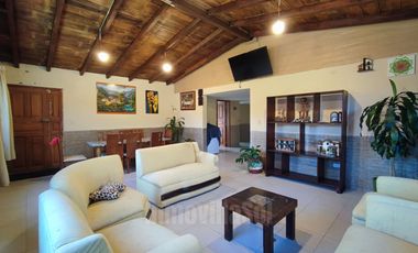 CASA DE VENTA CON TERRENO EN GUAYLLABAMBA QUITO - ECUADOR