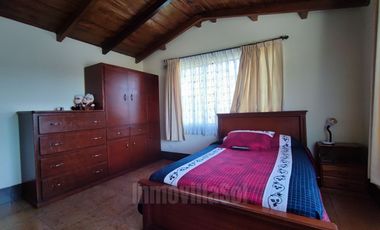 CASA DE VENTA CON TERRENO EN GUAYLLABAMBA QUITO - ECUADOR