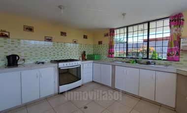 CASA DE VENTA CON TERRENO EN GUAYLLABAMBA QUITO - ECUADOR