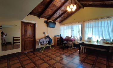 CASA DE VENTA CON TERRENO EN GUAYLLABAMBA QUITO - ECUADOR