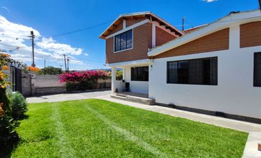 CASA DE VENTA CON TERRENO EN GUAYLLABAMBA QUITO - ECUADOR
