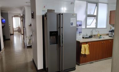 VENDO CASA EN SABANETA POR LA DOCTORA PARTE BAJA