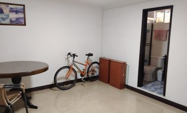 VENDO CASA EN SABANETA POR LA DOCTORA PARTE BAJA