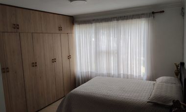VENDO CASA EN SABANETA POR LA DOCTORA PARTE BAJA