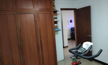 VENDO CASA EN SABANETA POR LA DOCTORA PARTE BAJA
