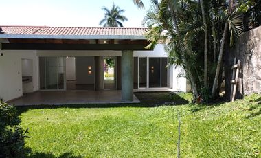 Casa en venta  de 4 recámaras en condominio horizontal en Cuernavaca, Colinas de Santa Fe