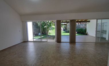 Casa en venta  de 4 recámaras en condominio horizontal en Cuernavaca, Colinas de Santa Fe