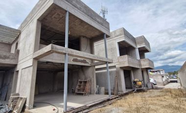 VENTA CASA DE LUJO TUMBACO 3 HABITACIONES CON PISCINA