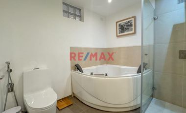 Venta De Departamento Moderno Mas Aires En Distrito Turístico .Miraflores